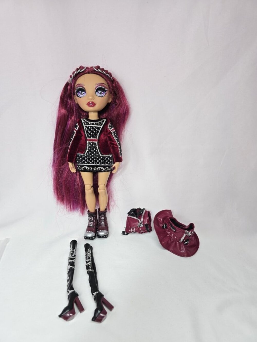 Mila Berrymore Rainbow High Series 4 Burgundy Red Fashion Doll Barrymore MGA